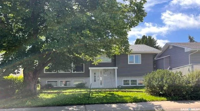 1321 Prince CRESCENT