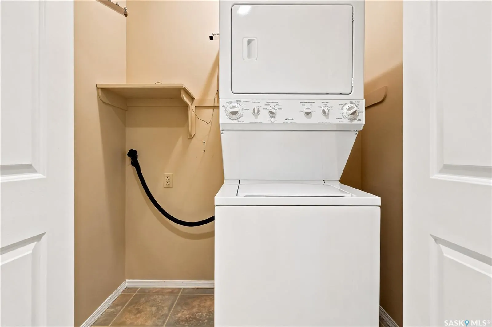 18 Lakeview PLACE