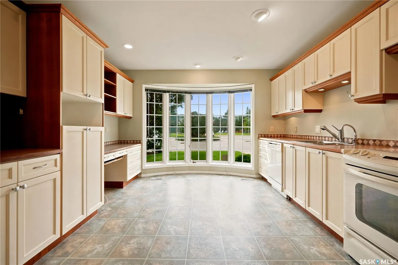18 Lakeview PLACE