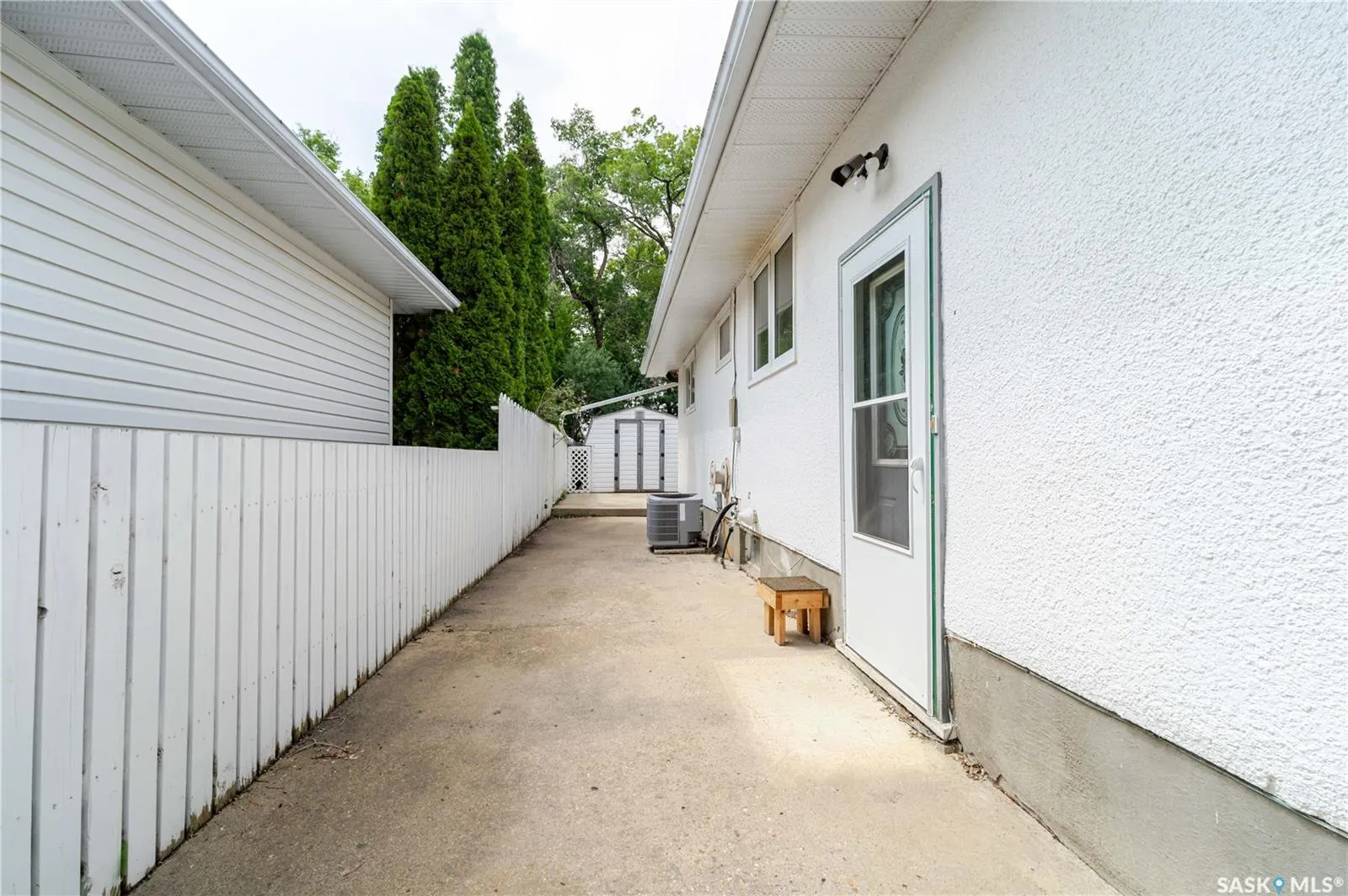 1014 Hopkins CRESCENT
