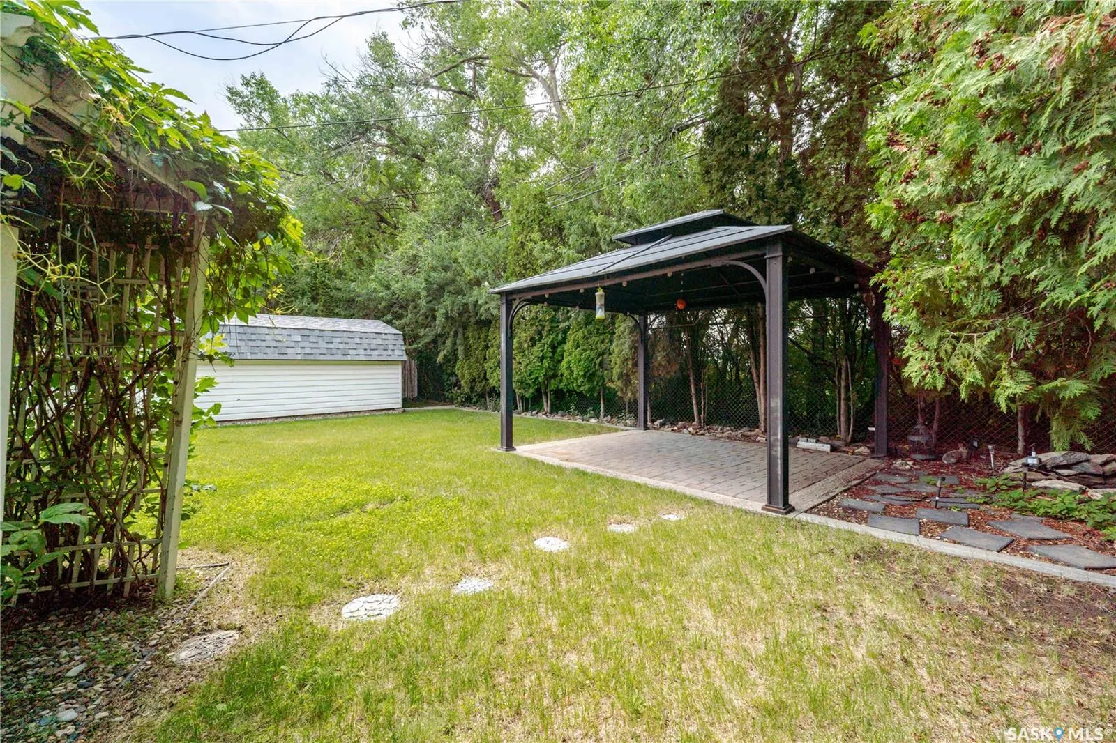 1014 Hopkins CRESCENT