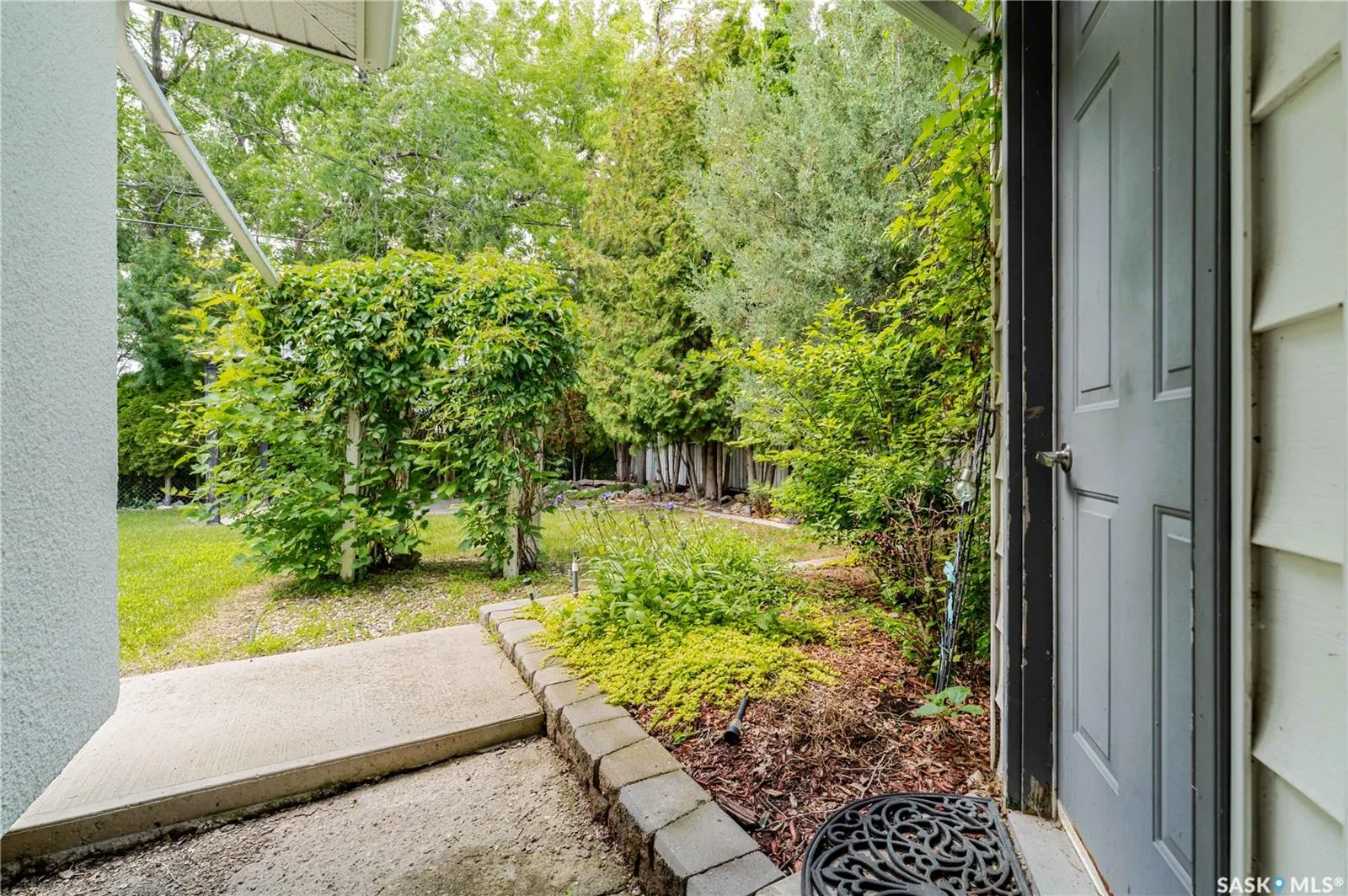 1014 Hopkins CRESCENT