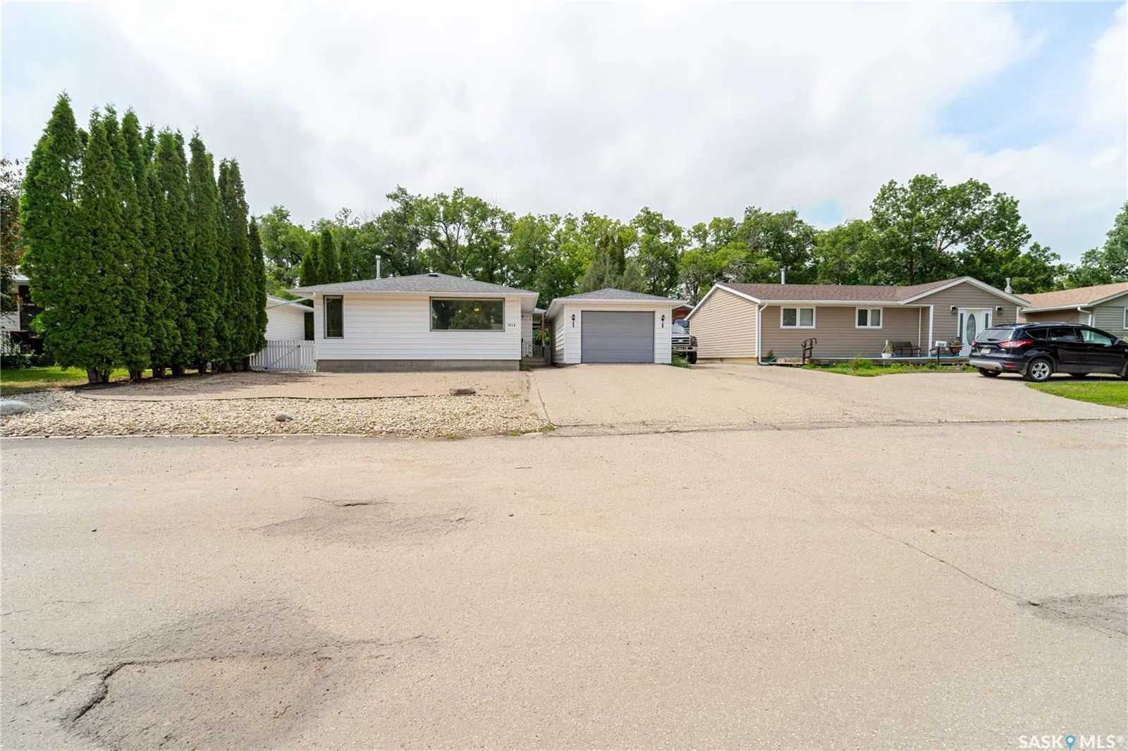 1014 Hopkins CRESCENT