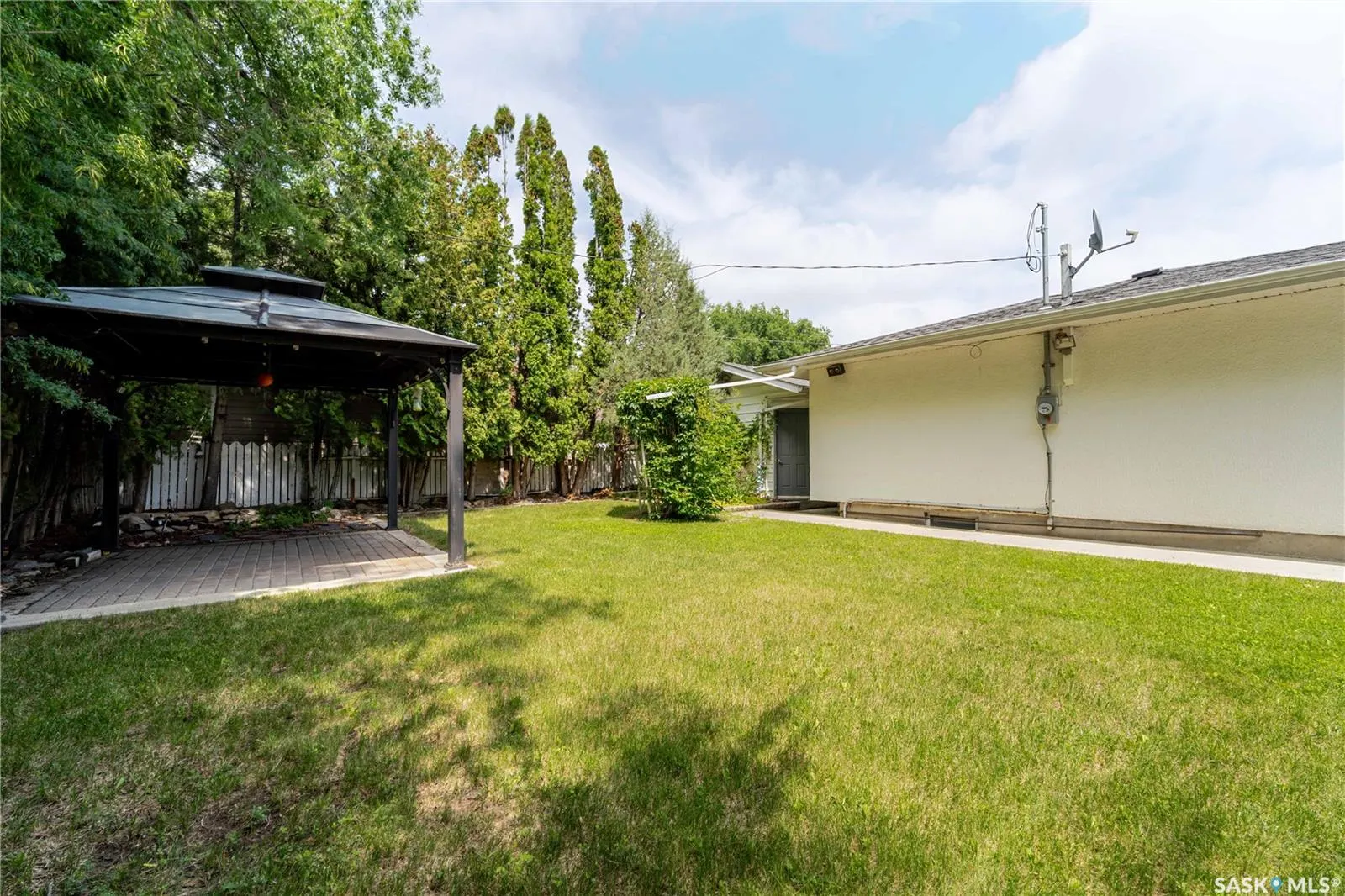 1014 Hopkins CRESCENT