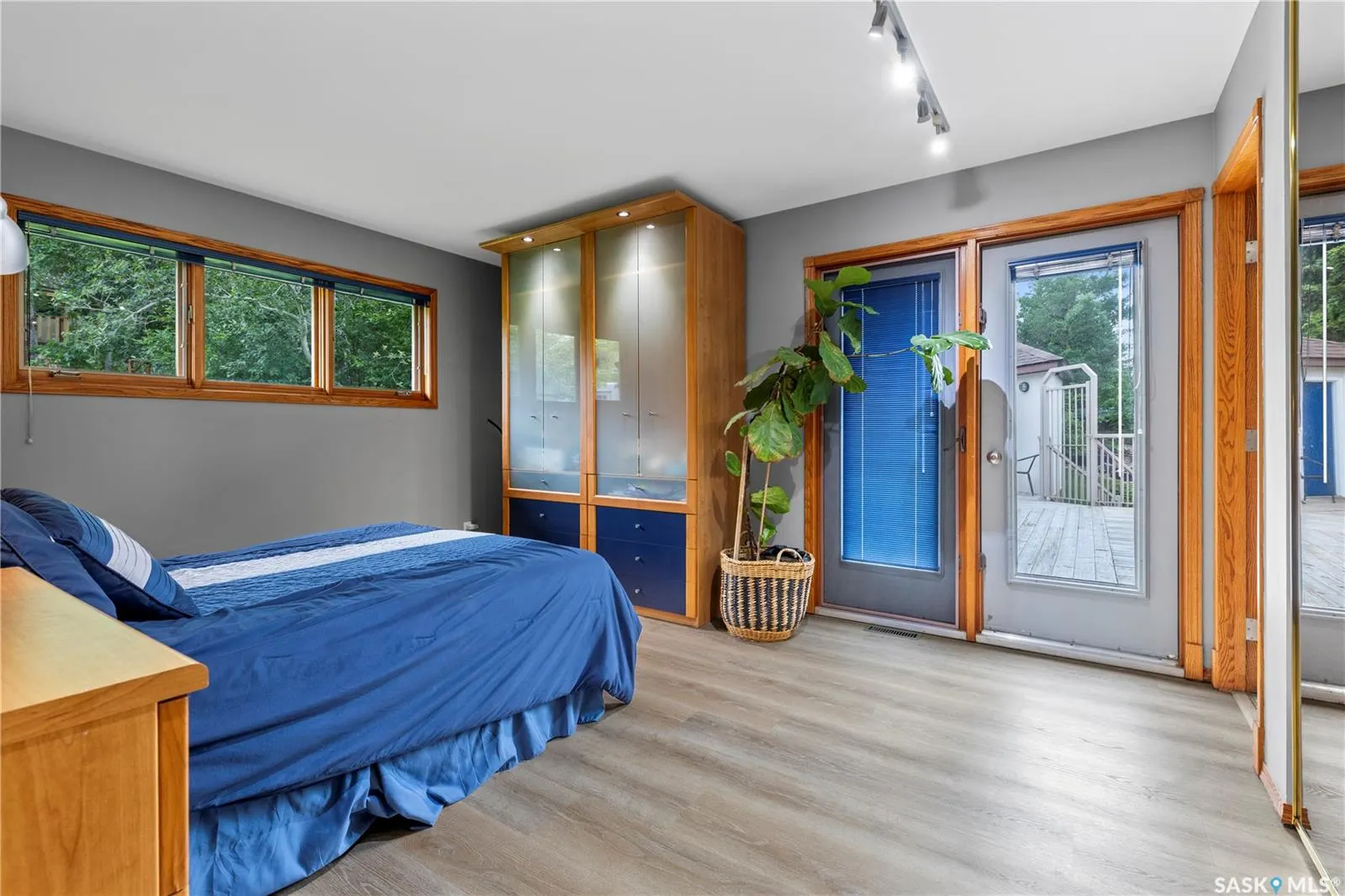 270 Prospect CRESCENT