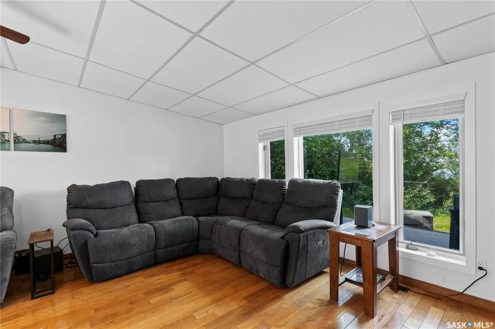 342 4th STREET E