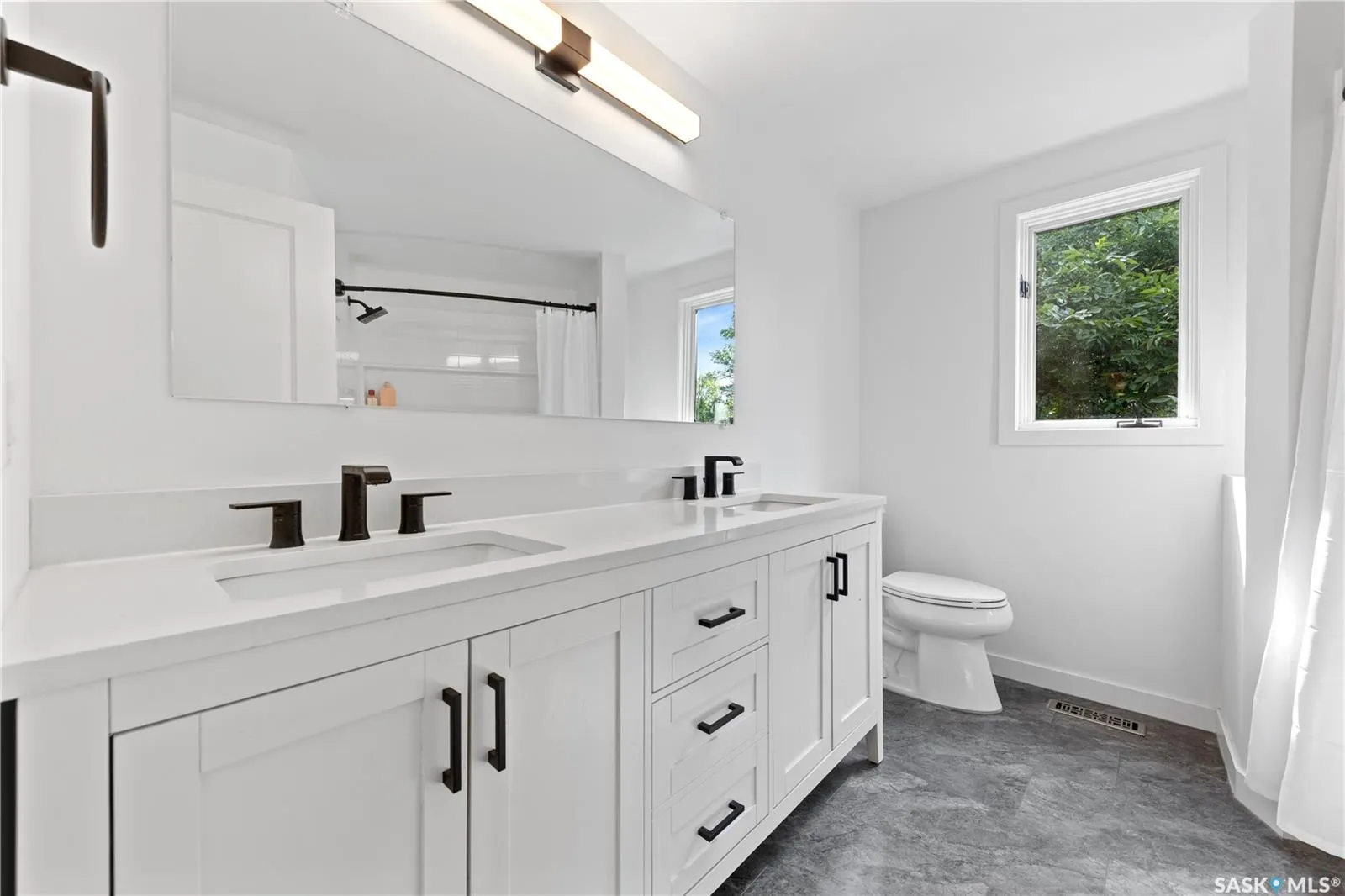 342 4th STREET E