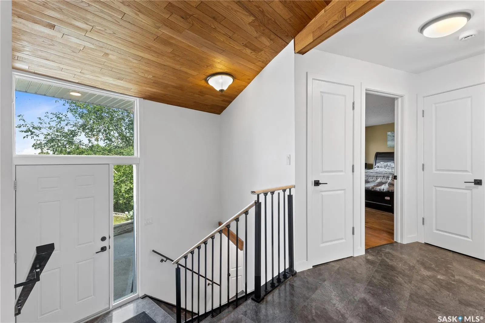 342 4th STREET E