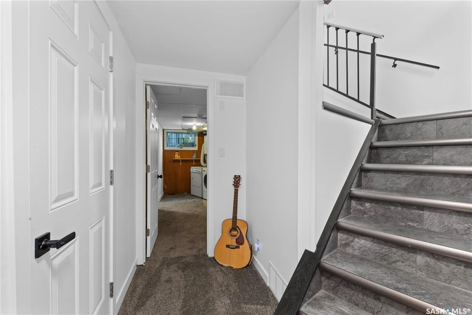 342 4th STREET E