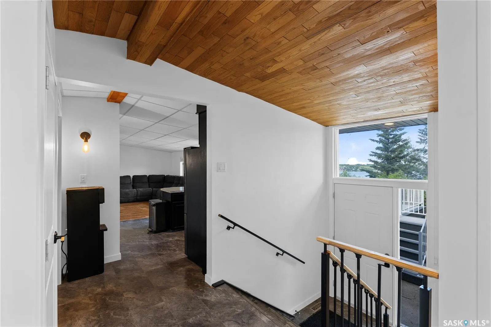 342 4th STREET E