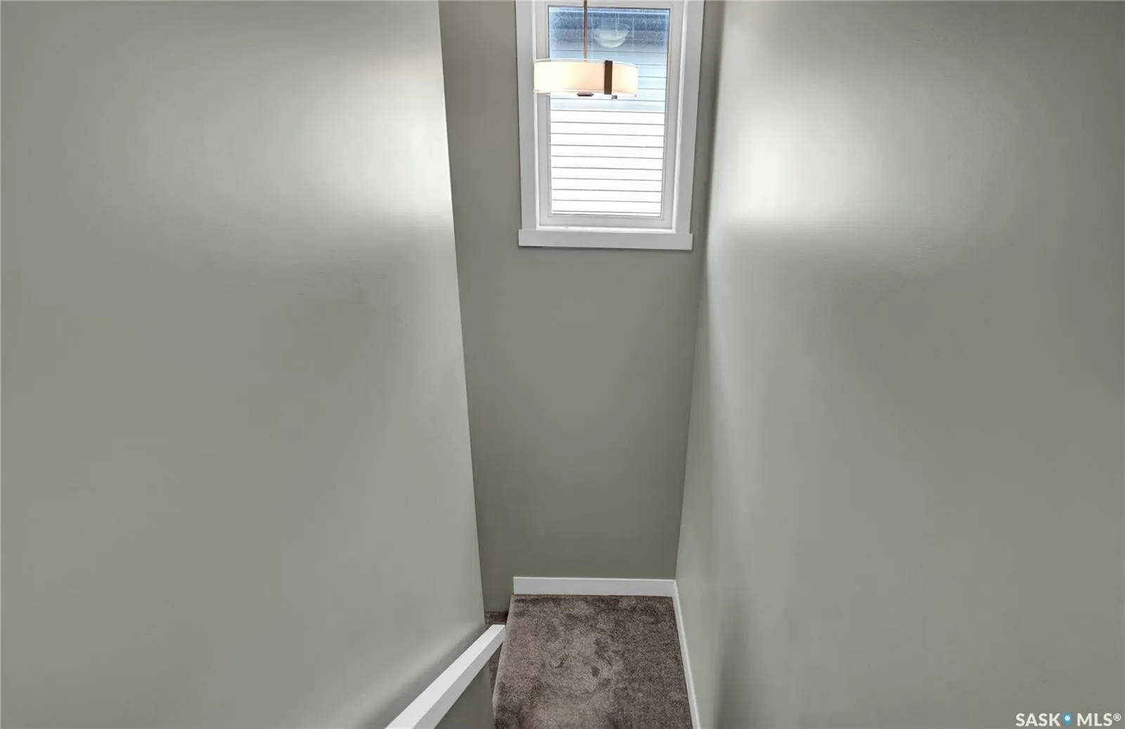 1049 Maplewood DRIVE