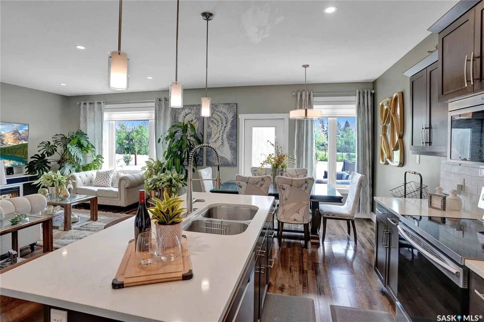 1049 Maplewood DRIVE