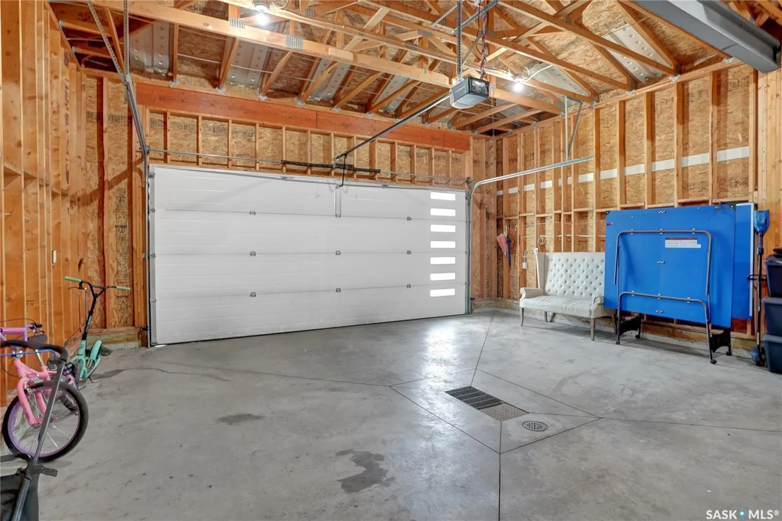 1049 Maplewood DRIVE