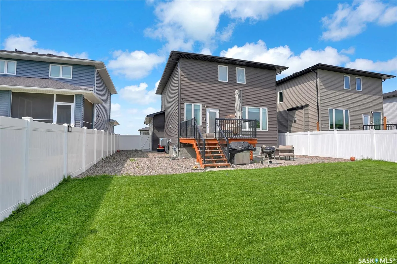 1049 Maplewood DRIVE