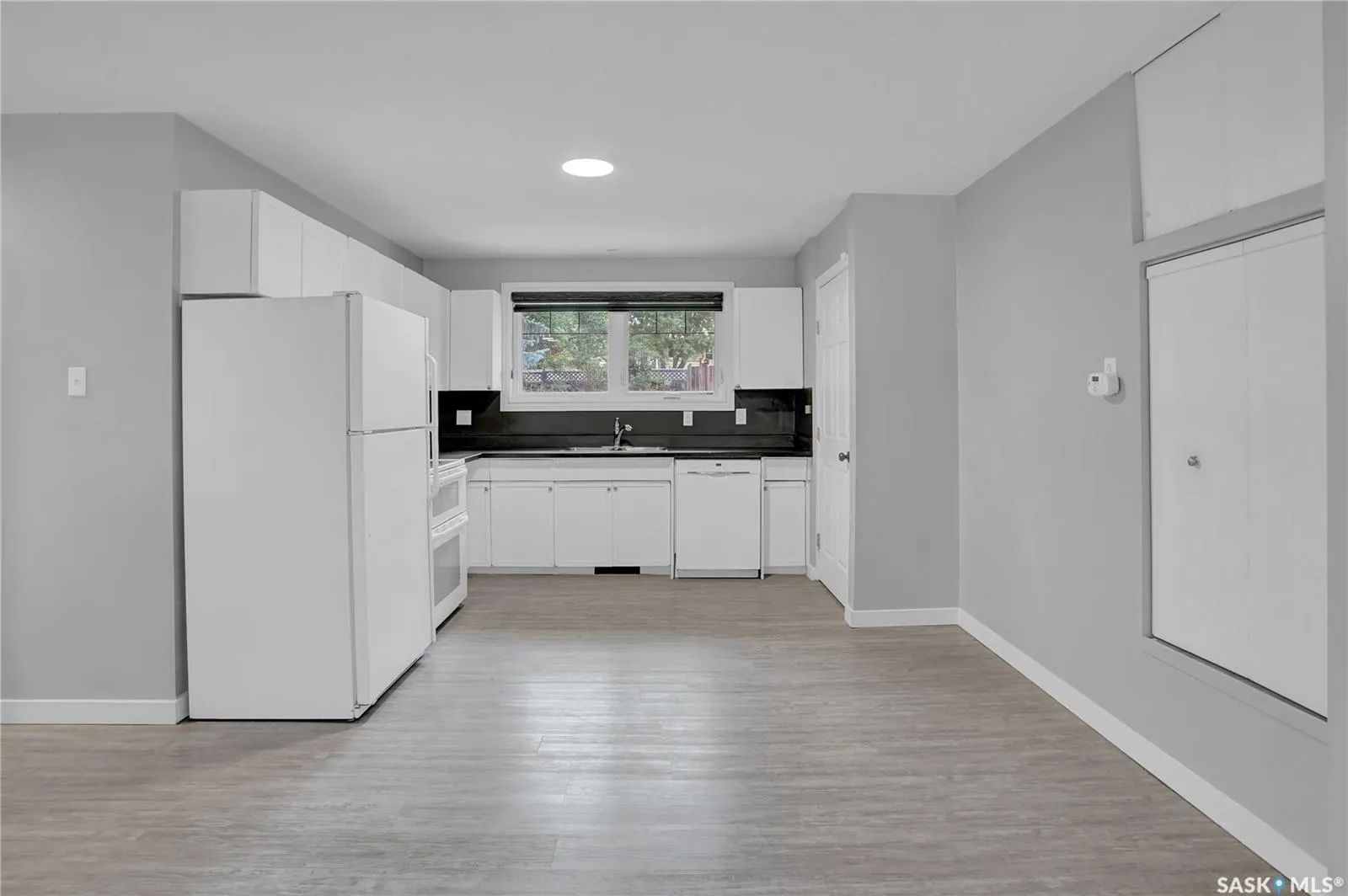 1228 Athabasca STREET W
