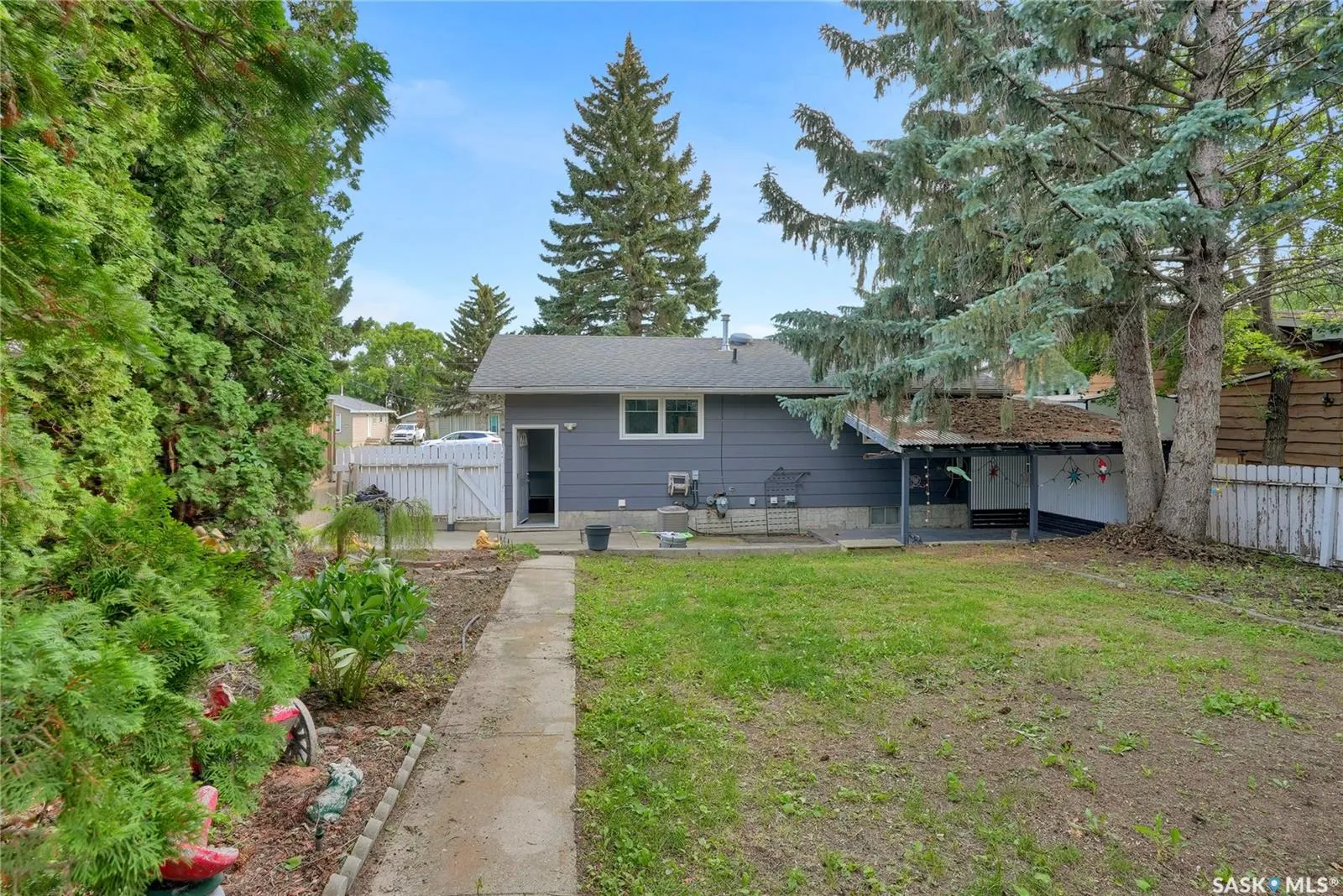 1228 Athabasca STREET W