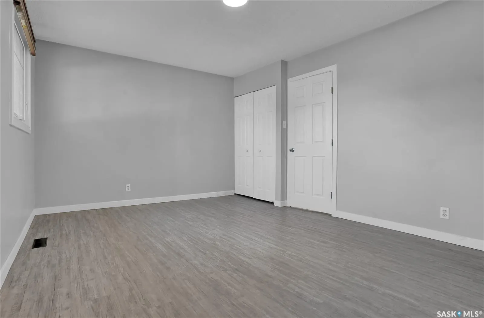 1228 Athabasca STREET W
