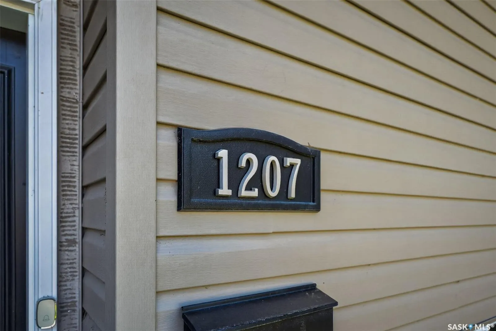 1207 Grandview STREET W