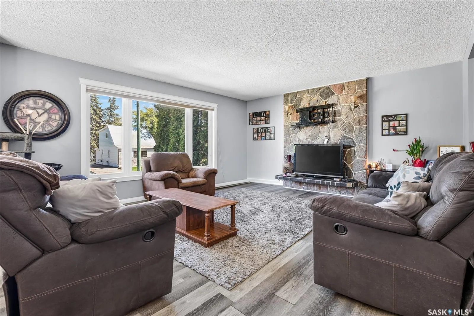 1207 Grandview STREET W