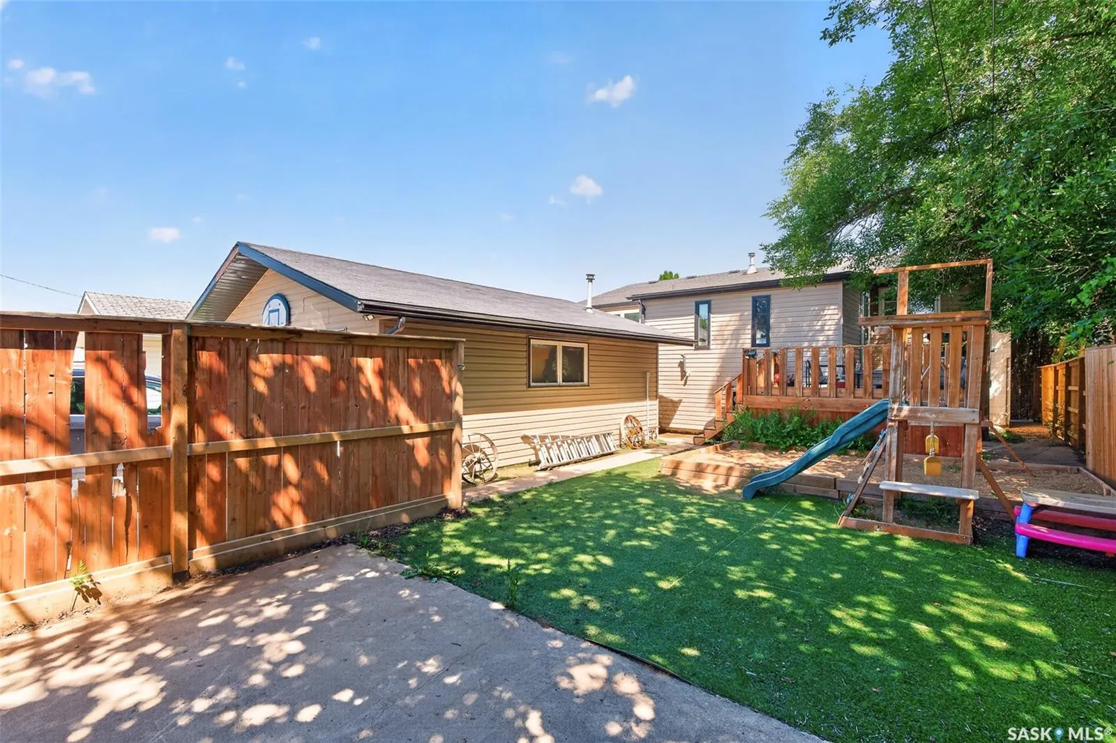 1207 Grandview STREET W