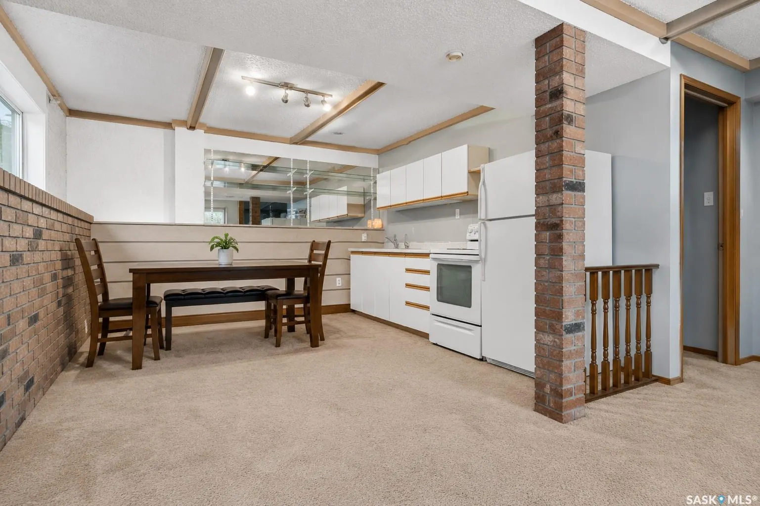 1207 Grandview STREET W