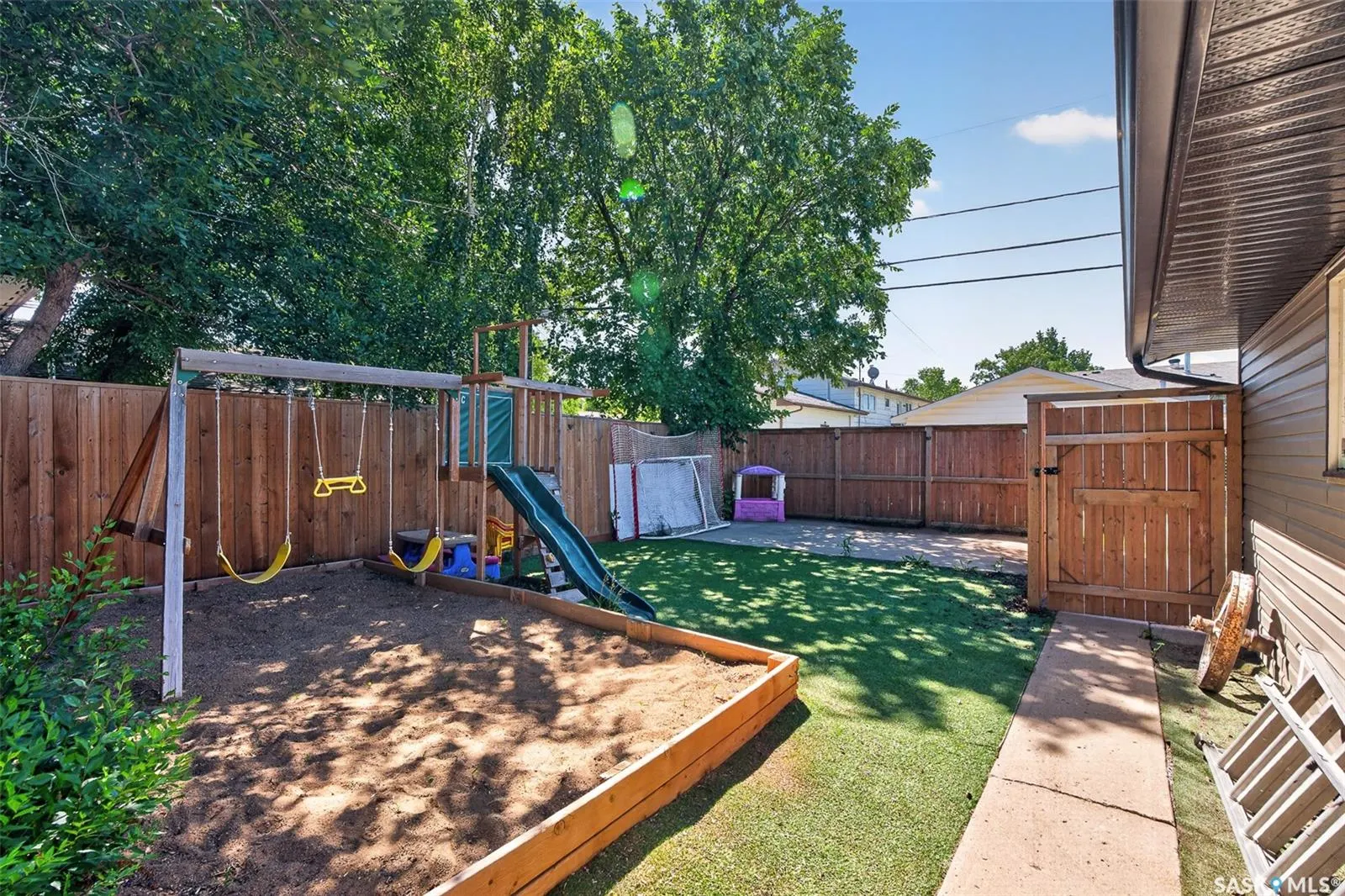1207 Grandview STREET W