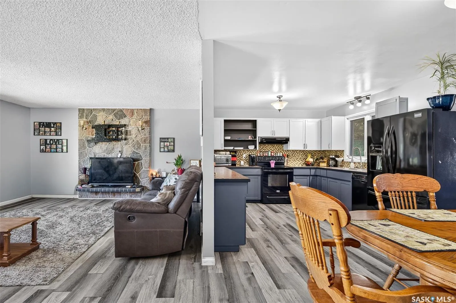 1207 Grandview STREET W