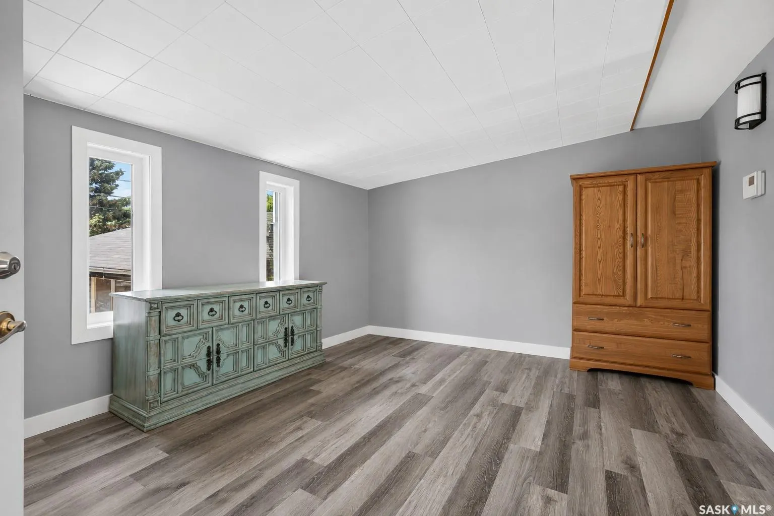 1207 Grandview STREET W
