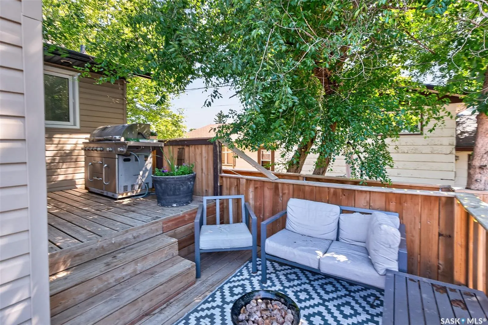 1207 Grandview STREET W