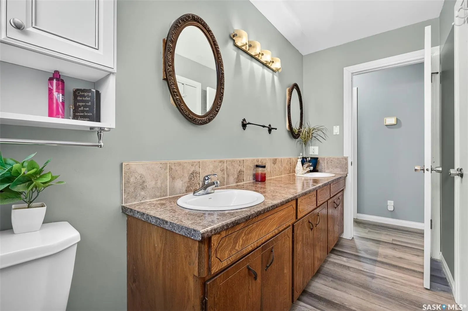 1207 Grandview STREET W