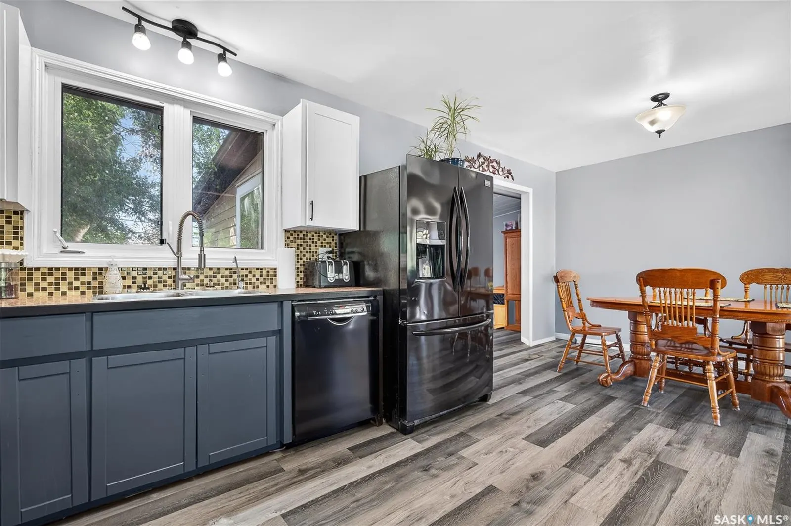 1207 Grandview STREET W
