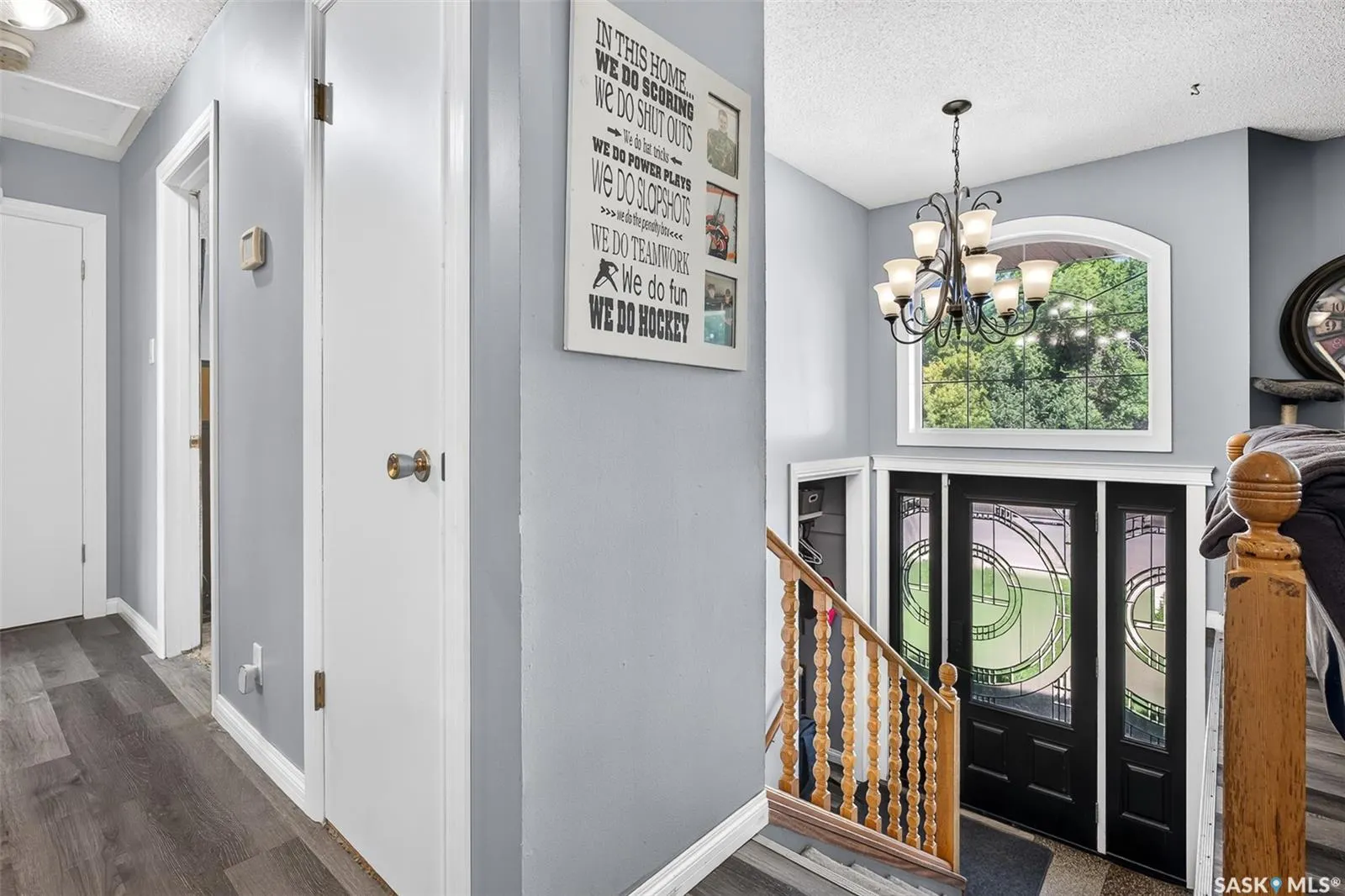 1207 Grandview STREET W
