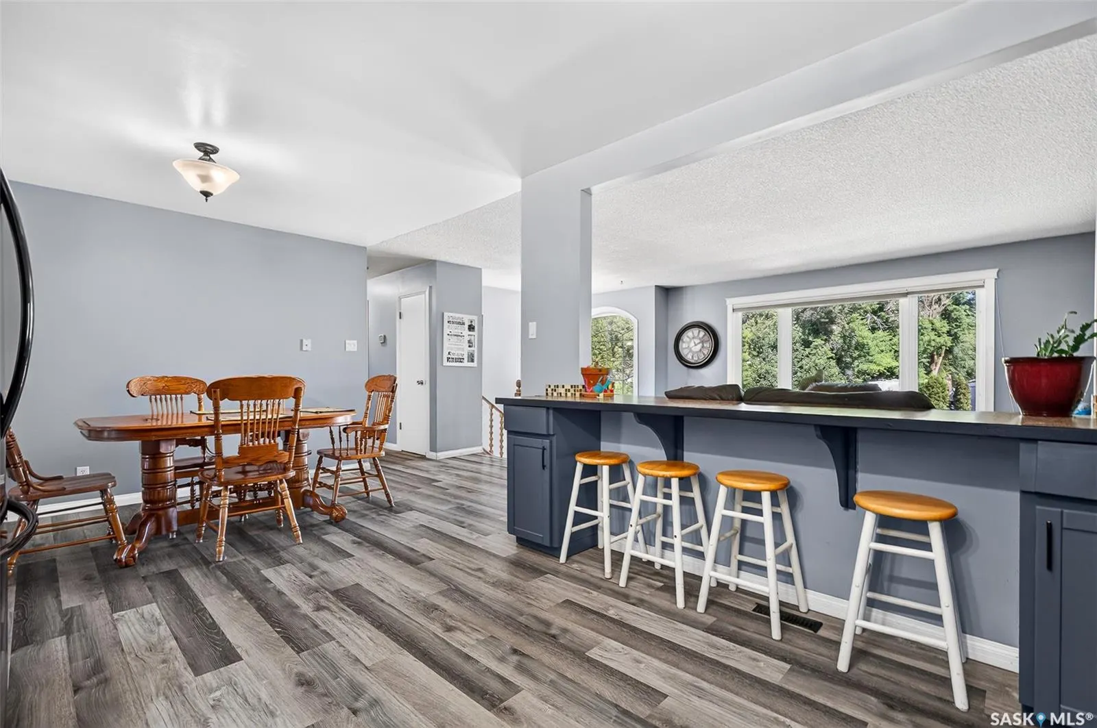 1207 Grandview STREET W