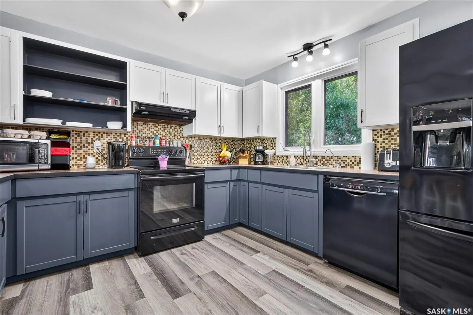 1207 Grandview STREET W