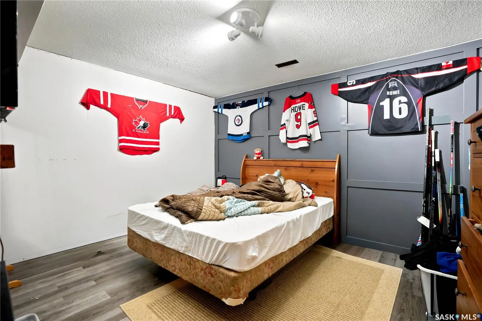 1313 Prince CRESCENT