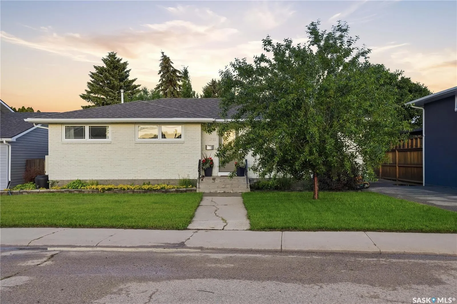 1313 Prince CRESCENT