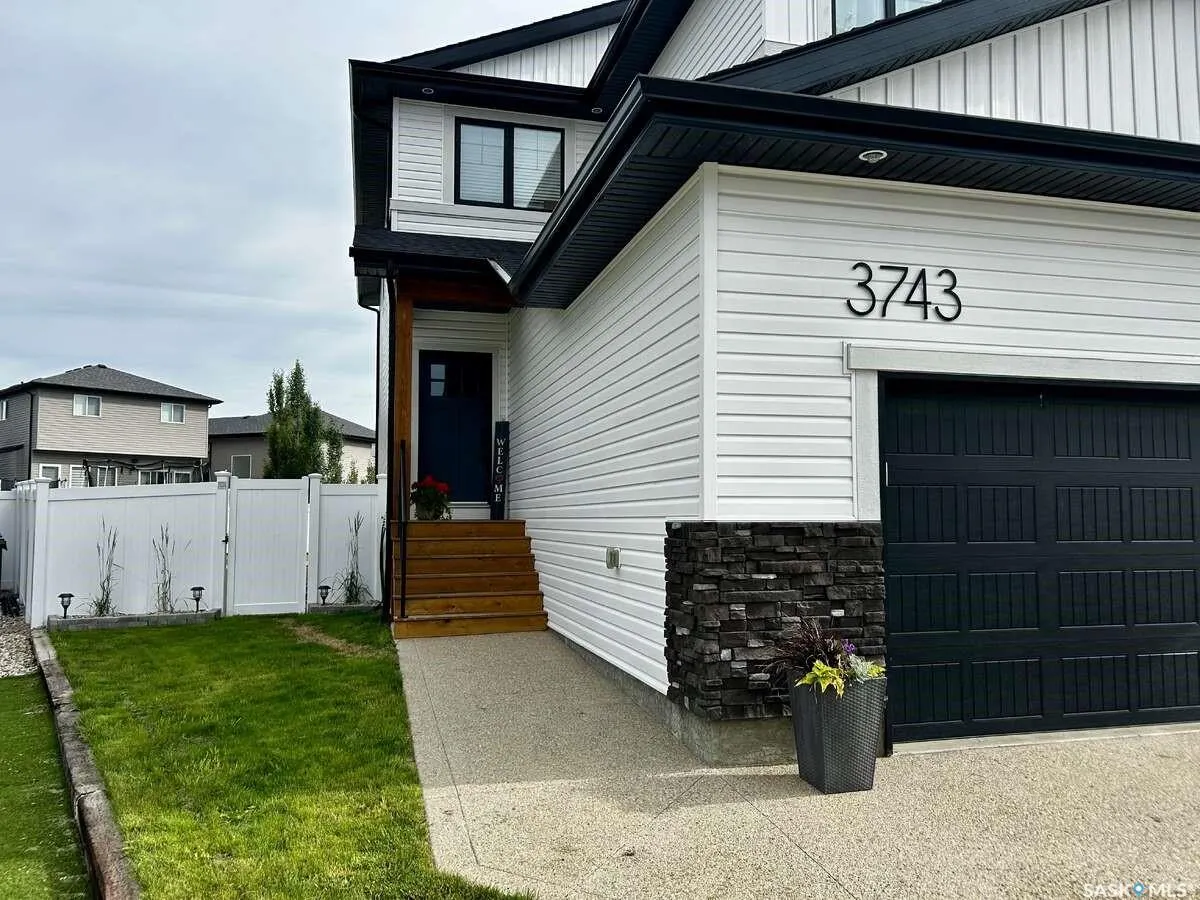 3743 Gee CRESCENT