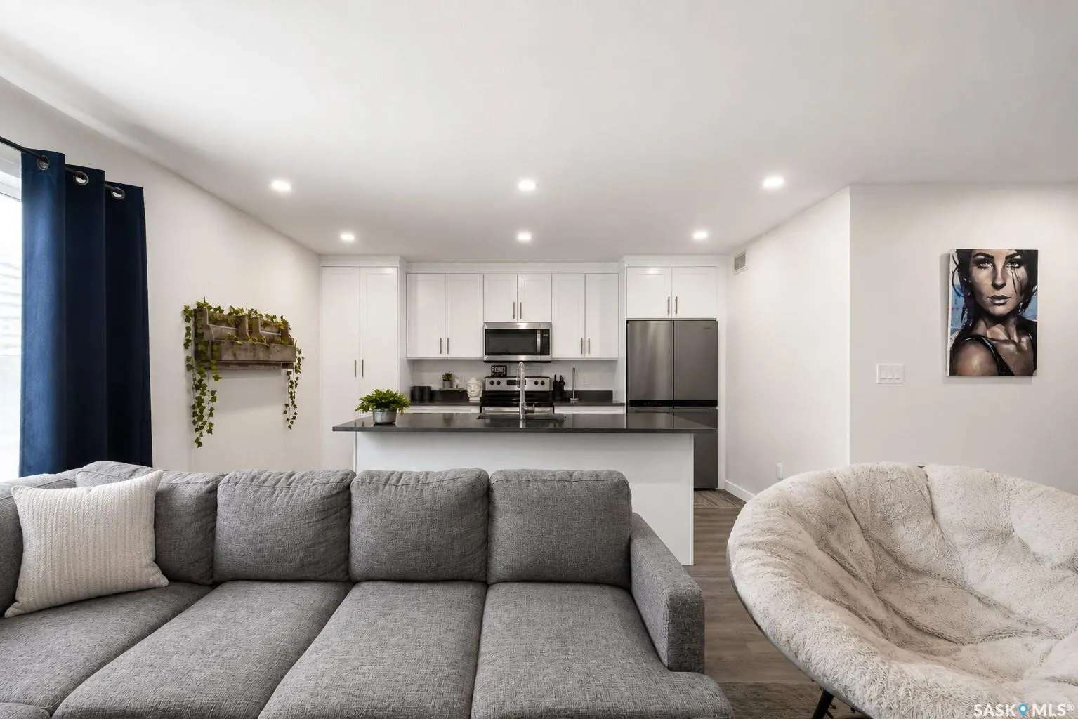 424 9th AVENUE W