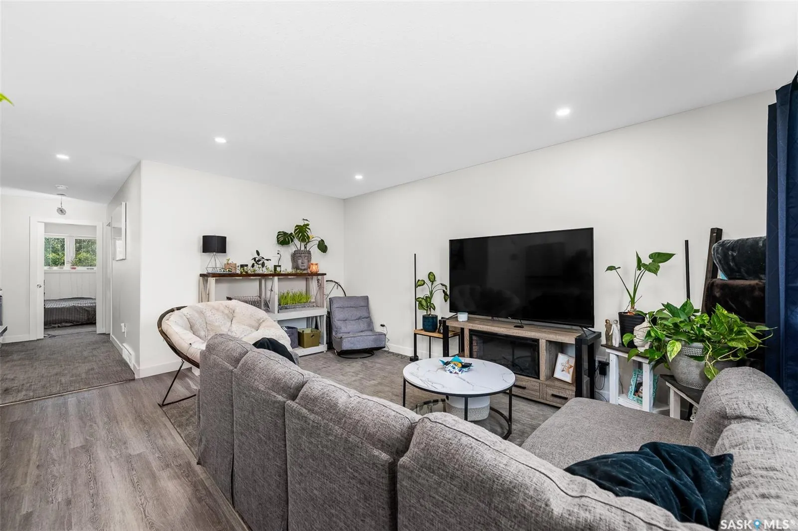 424 9th AVENUE W