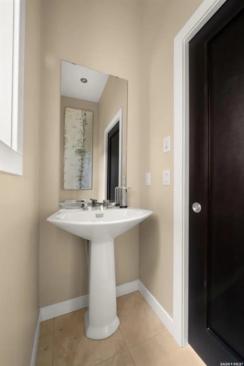 6110 Wascana COURT