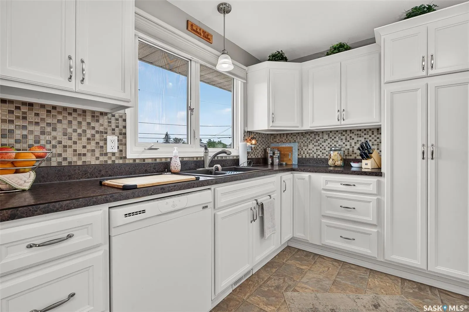 1331 Athabasca STREET W