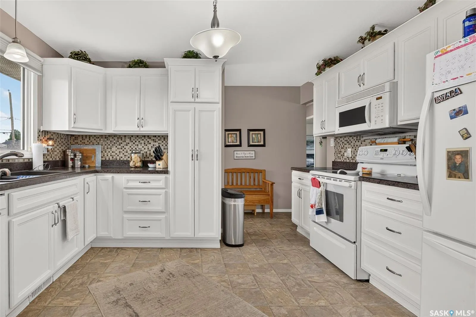 1331 Athabasca STREET W