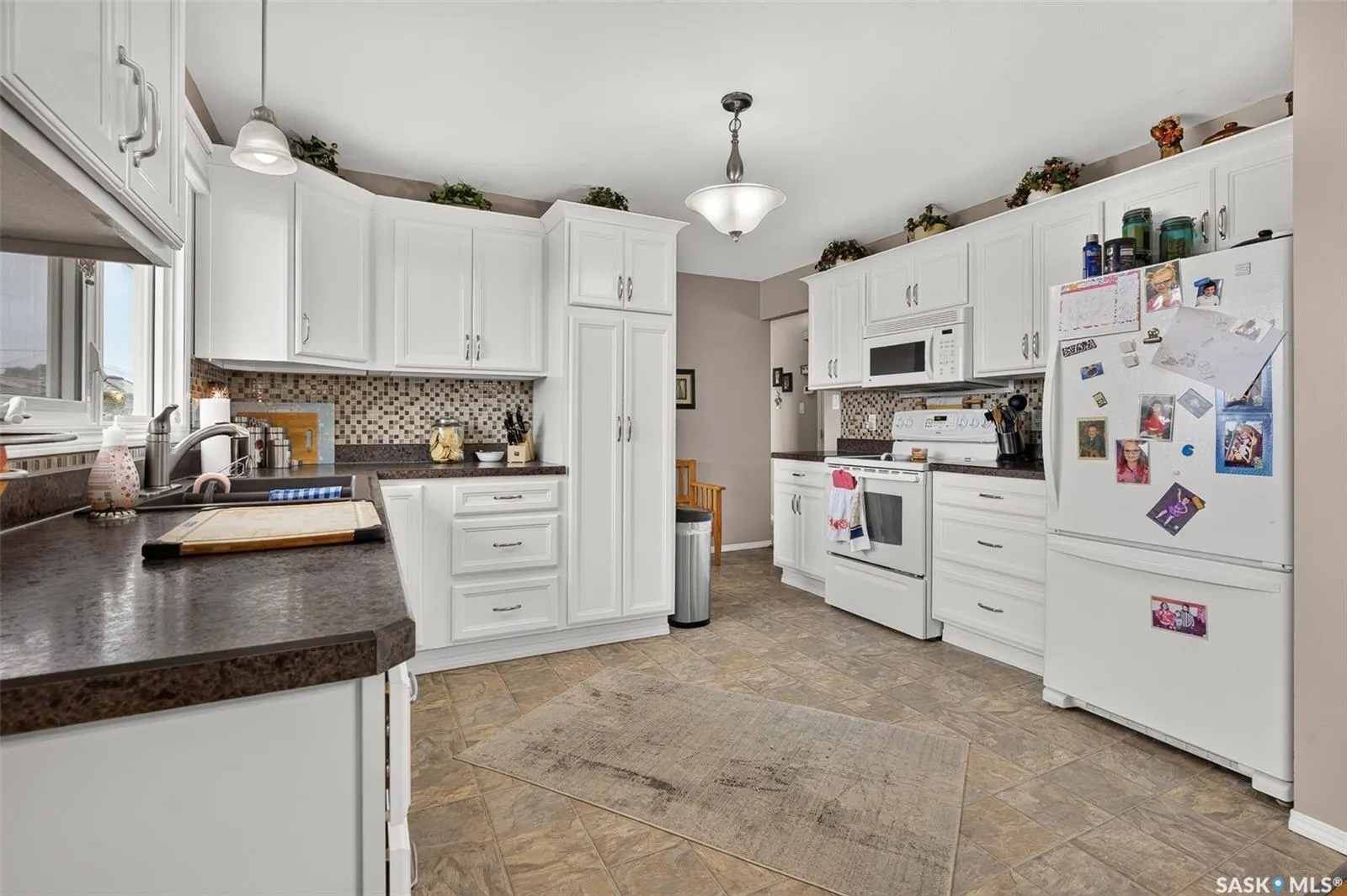 1331 Athabasca STREET W