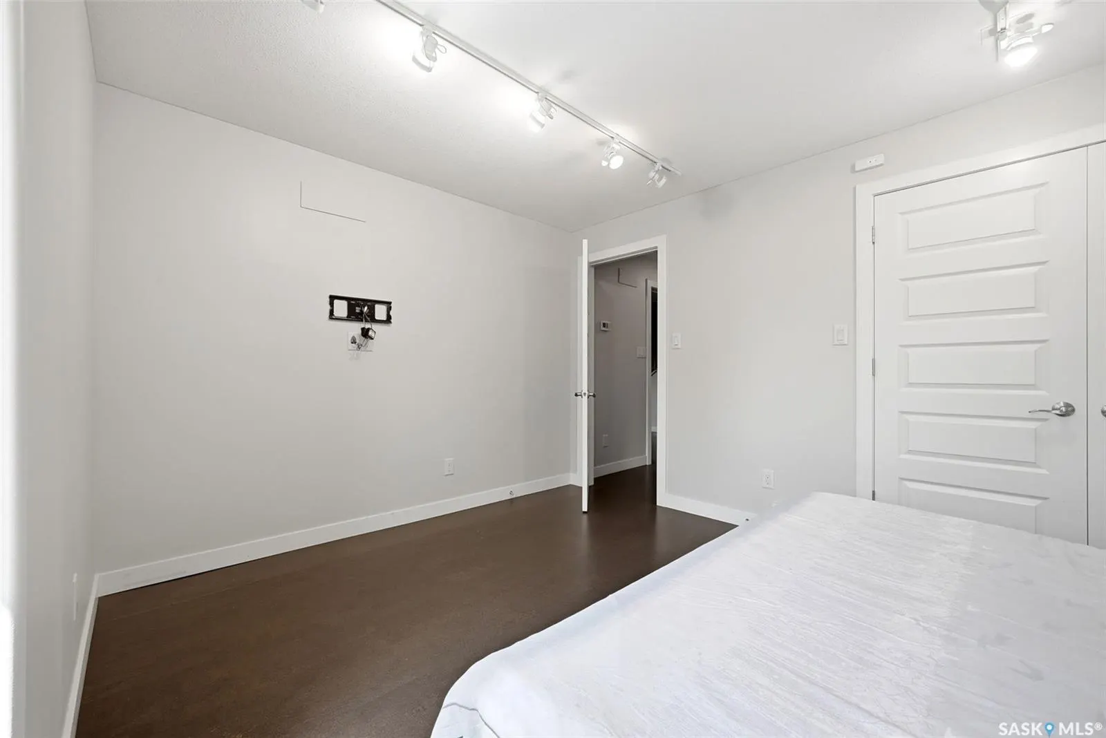 2423 LINNER BAY