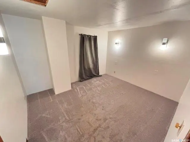 347 Ominica STREET W