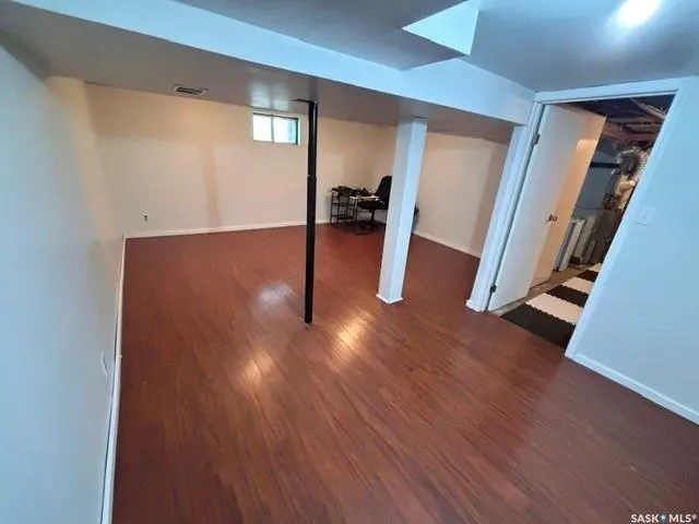 347 Ominica STREET W