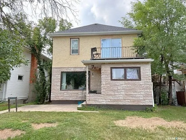 347 Ominica STREET W