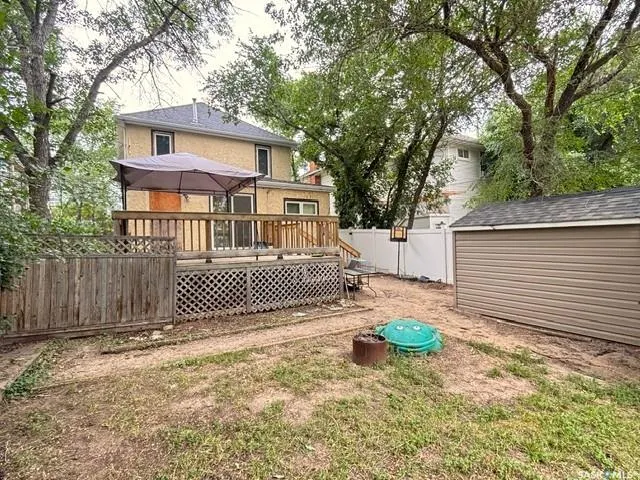 347 Ominica STREET W