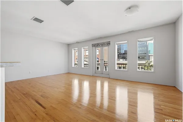 1836 Scarth STREET #301