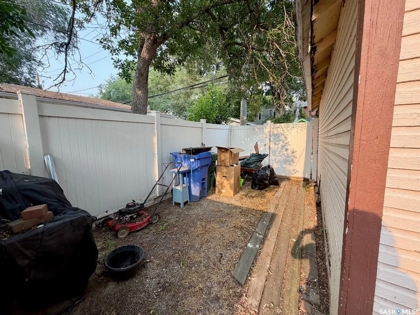 2341 ELPHINSTONE STREET